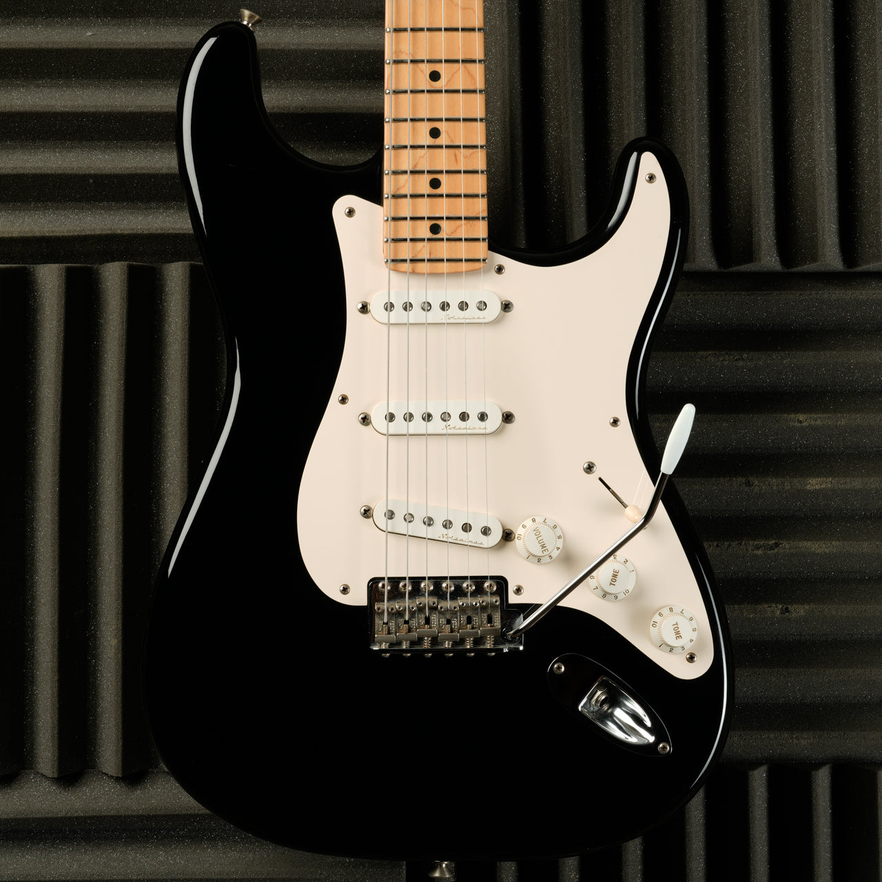 Fender Eric Clapton Artist Series Stratocaster with Vintage Noiseless Pickups 2002 - Black