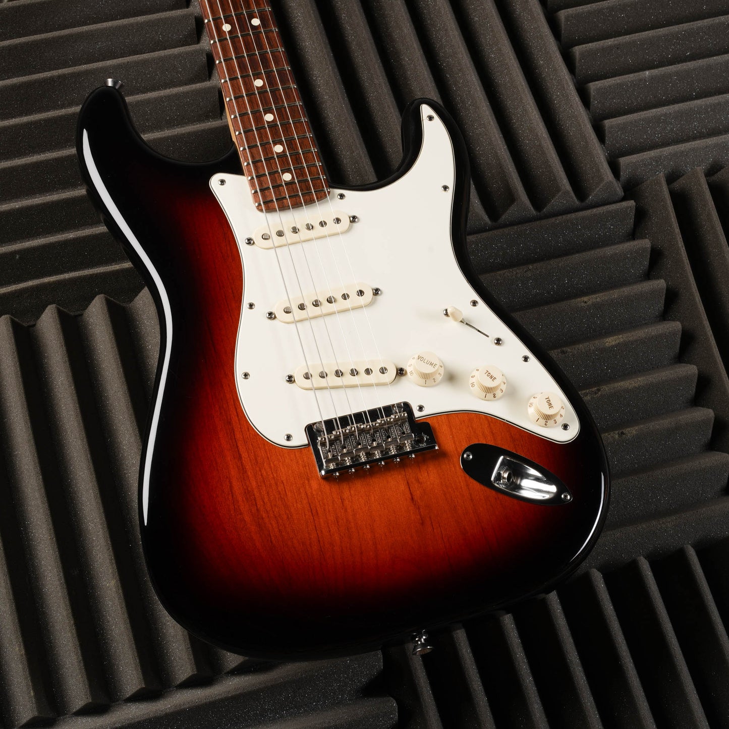 Fender American Standard Stratocaster with Rosewood Fretboard 2012 - 3-Color Sunburst