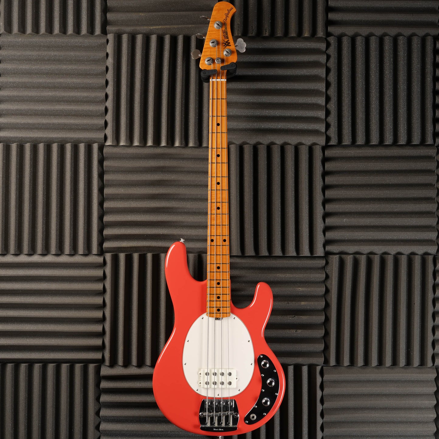 Ernie Ball Music Man Classic StingRay 4 - 2010 - Coral Red