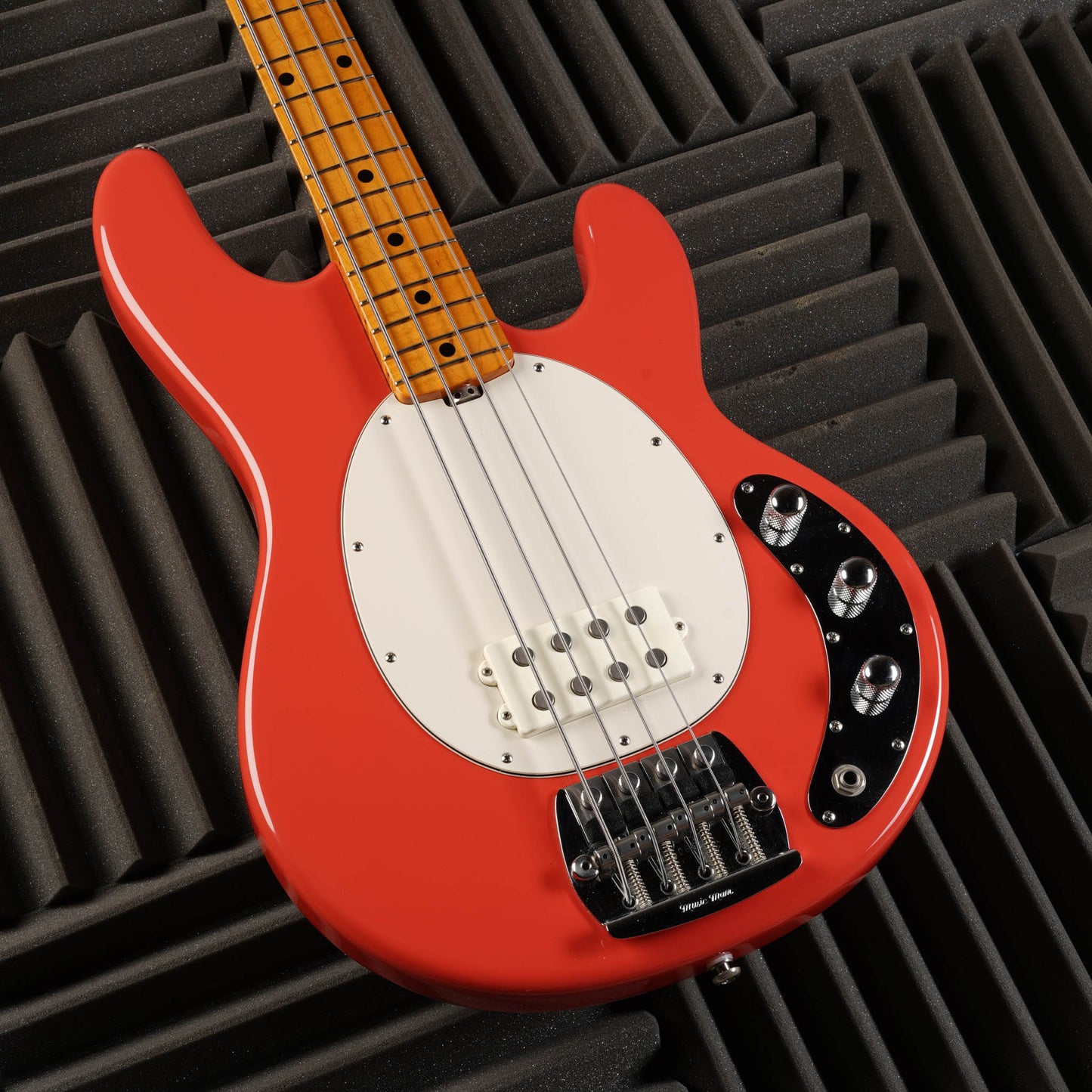 Ernie Ball Music Man Classic StingRay 4 - 2010 - Coral Red