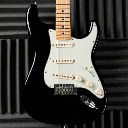 Fender American Professional Stratocaster with Maple Fretboard 2017 - Black