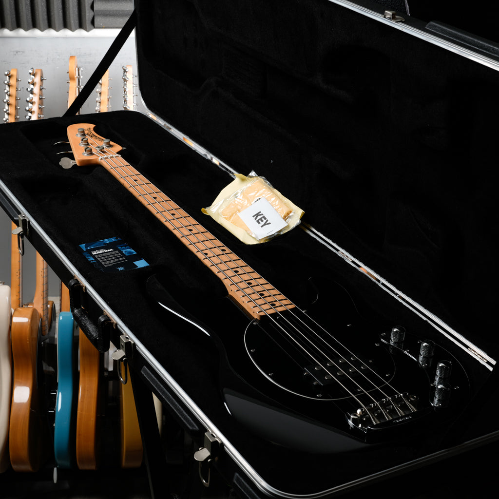 Ernie Ball Music Man StingRay 4 H with Maple Fretboard 2007 - Black