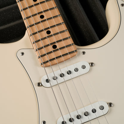 Fender American Special Stratocaster with Maple Fretboard 2017 - Olympic White