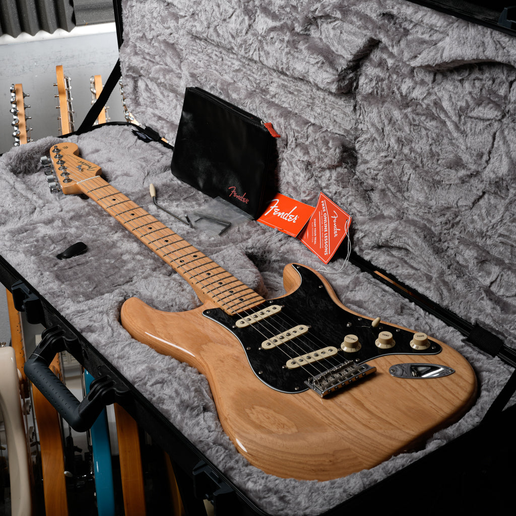 Fender American Professional Stratocaster with Maple Fretboard 2017 - Natural