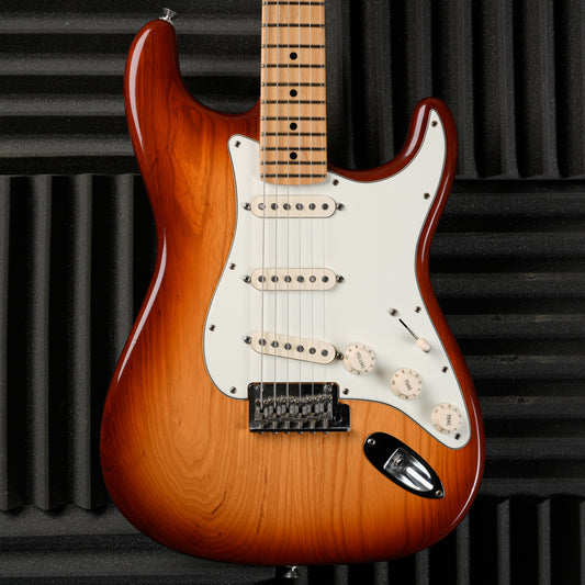 Fender American Standard Stratocaster with Maple Fretboard - 2016 - Sienna Sunburst