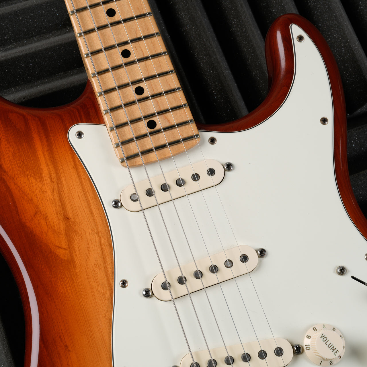 Fender American Standard Stratocaster with Maple Fretboard - 2016 - Sienna Sunburst