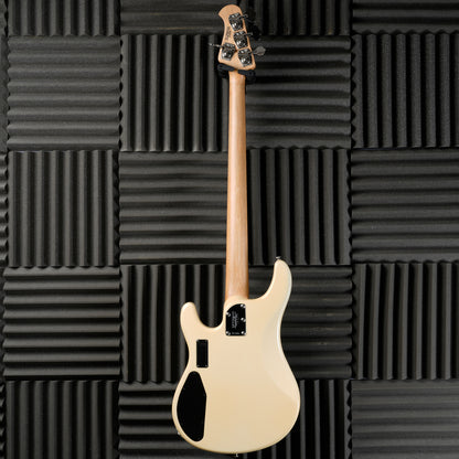 Ernie Ball Music Man Sterling 4 HH with Rosewood Fretboard 2006 - White