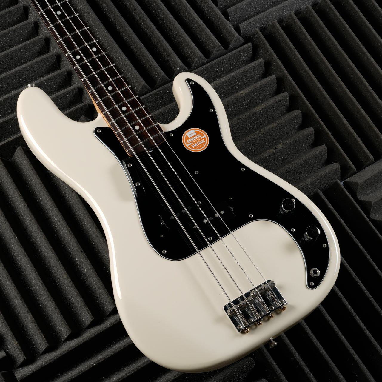 Fender PB-70 Precision Bass Reissue CIJ - 1997/2000 - Olympic White