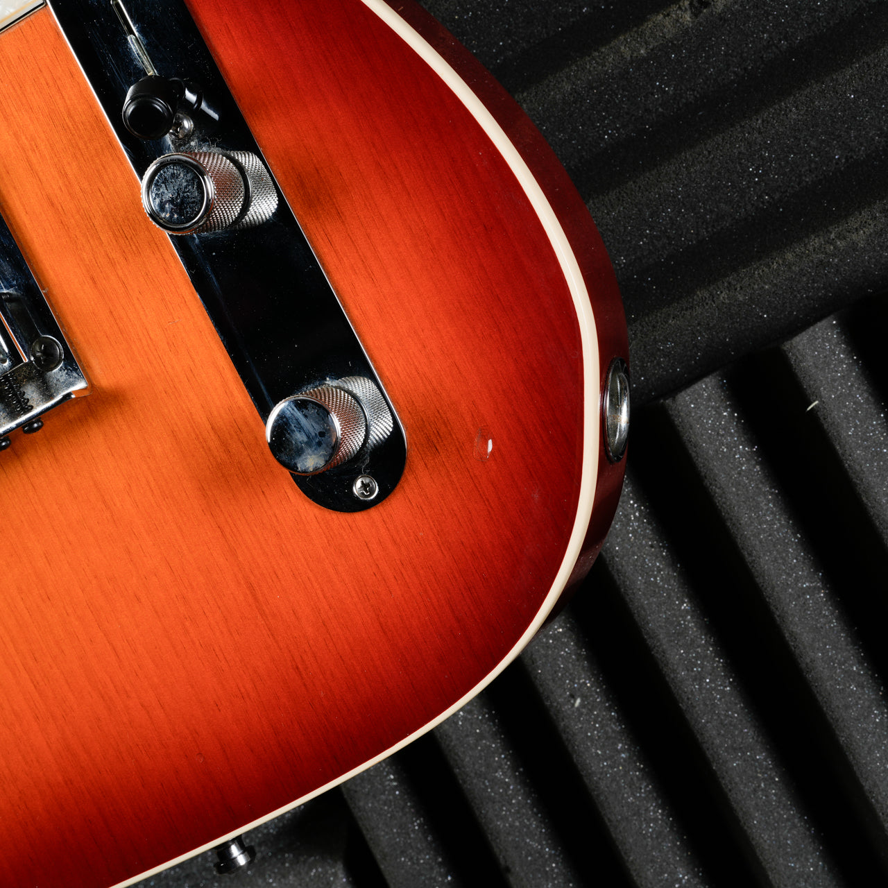 Fender American Deluxe Telecaster with Maple Fretboard 2015 - Aged Cherry Burst