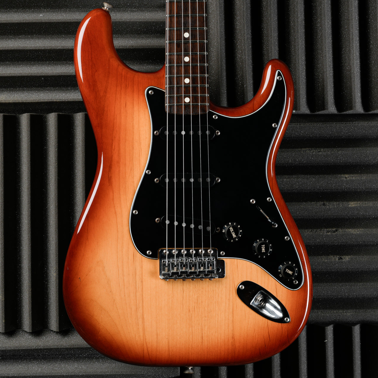 Fender "Dan Smith" Stratocaster with Rosewood Fretboard 1981 - 1983 - Sienna Sunburst