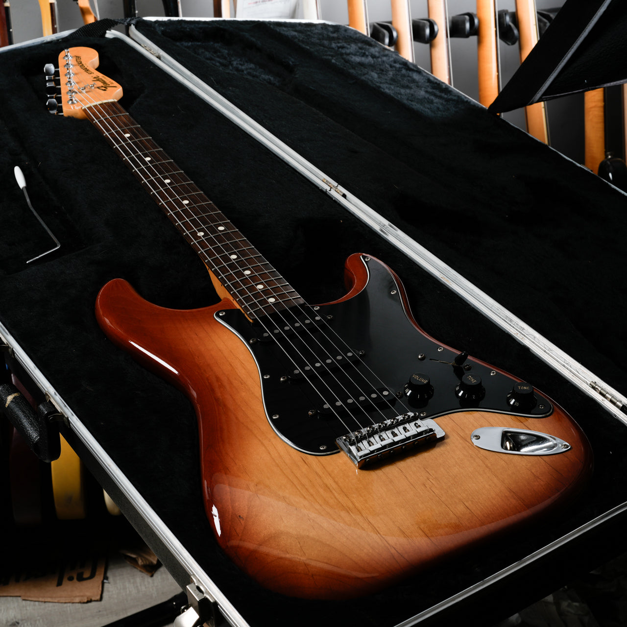 Fender "Dan Smith" Stratocaster with Rosewood Fretboard 1981 - 1983 - Sienna Sunburst