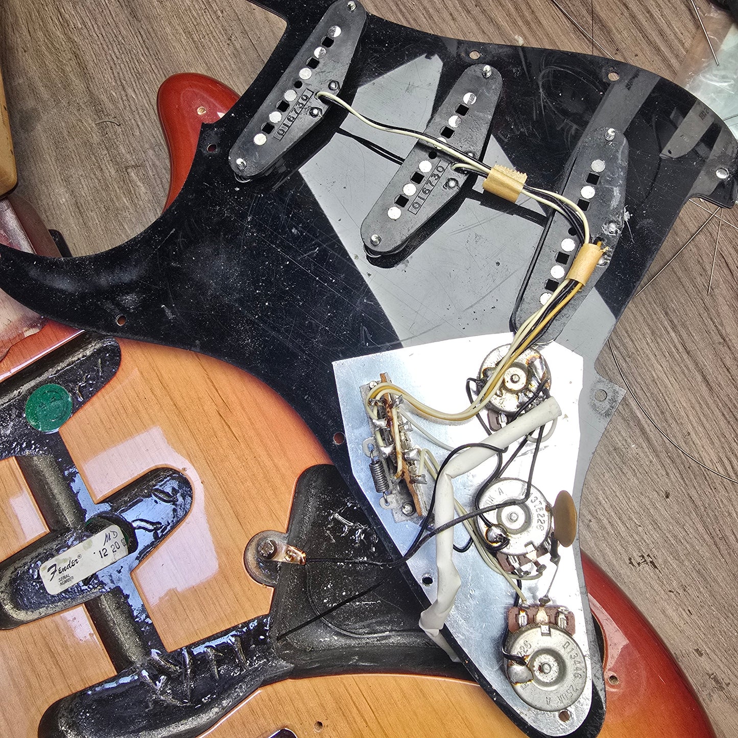 Fender "Dan Smith" Stratocaster with Rosewood Fretboard 1981 - 1983 - Sienna Sunburst